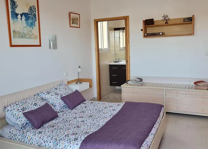 D'hotes La Bergeronnette Avec Piscine Couverte Chauffee 4*